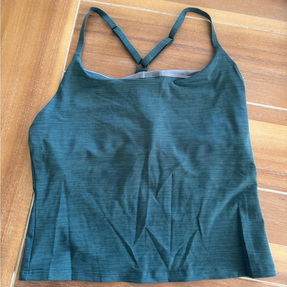 Outdoor voices move free tank in green